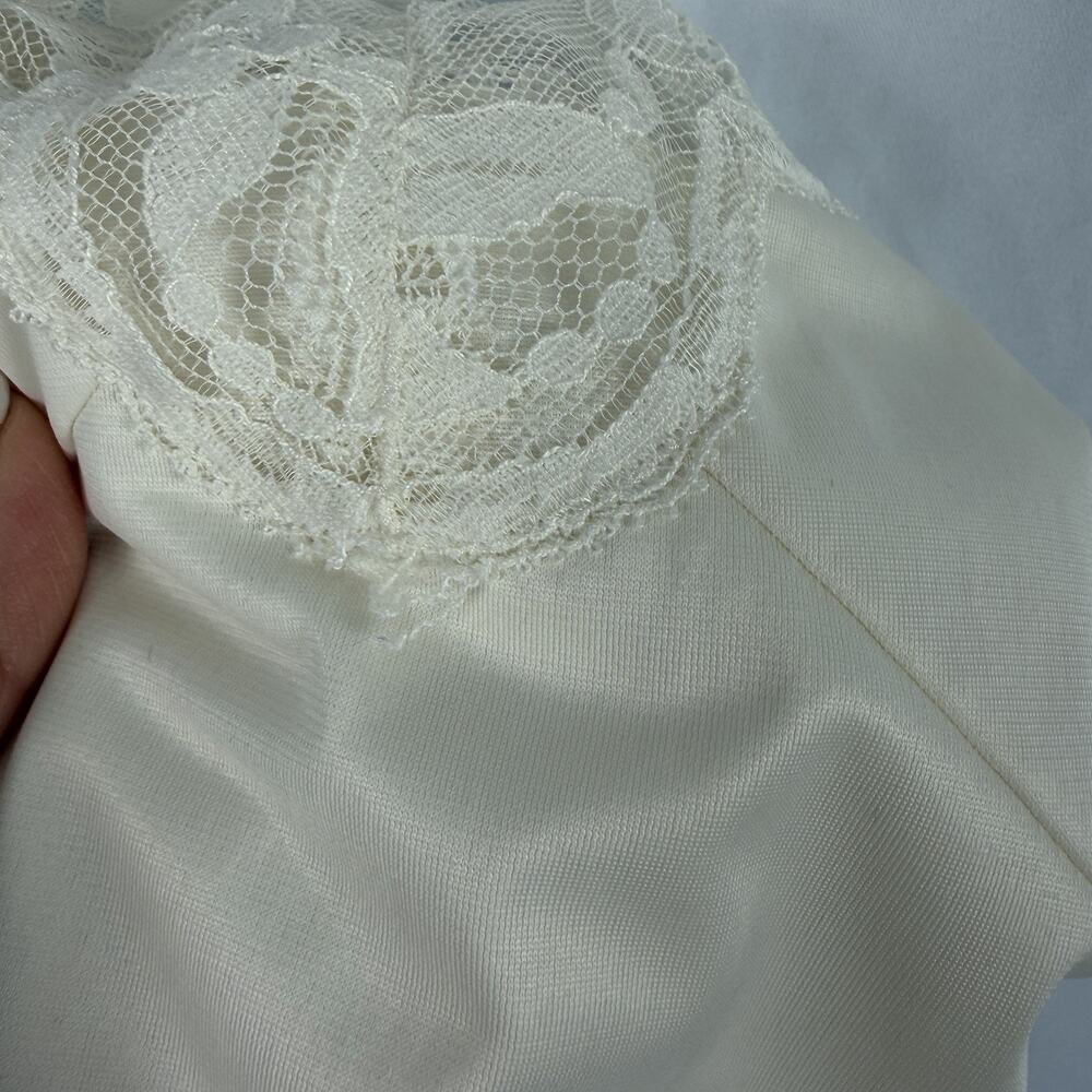 Vintage VANITY FAIR Full Slip Ivory Size 36 Lace Trim Indie Sleaze Dress Midi - Picture 8 of 10